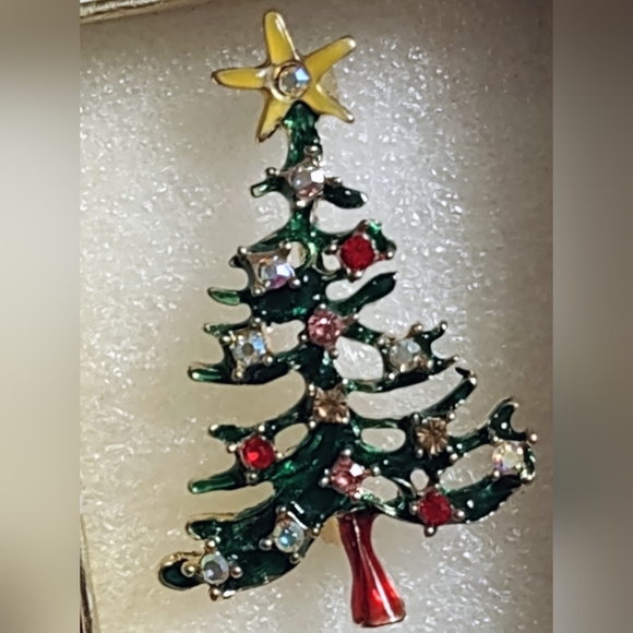 Almost Charlie Brown Christmas Tree Brooch - Picture 7 of 12